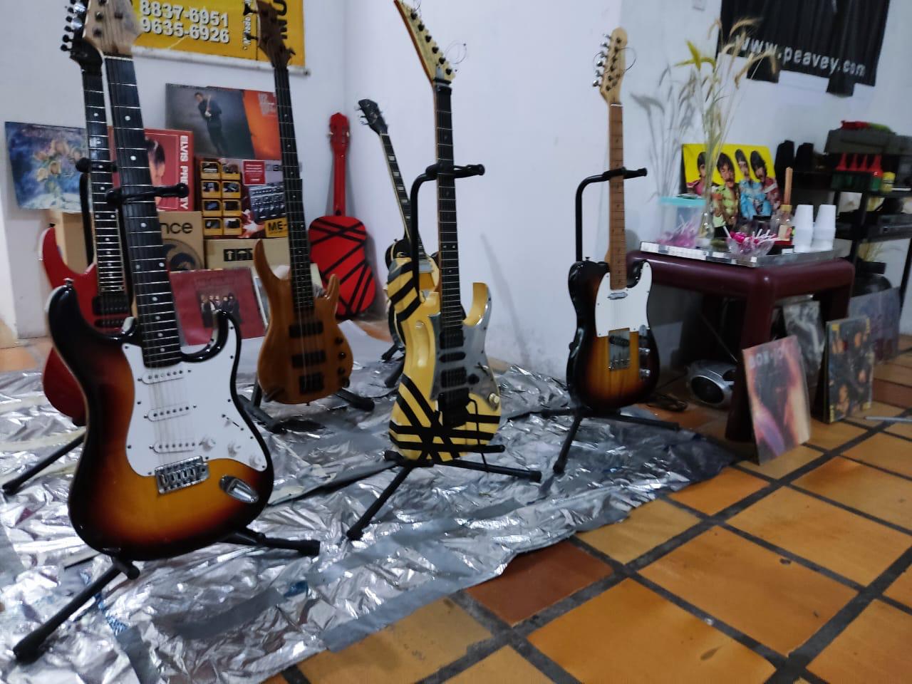 Coleção de guitarras do Espaço Musical
